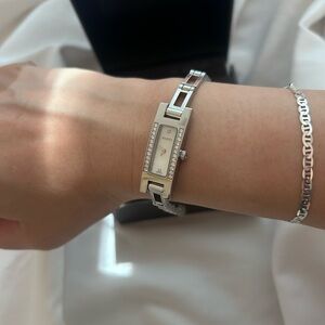 Gucci bracelet watch silver with packaging